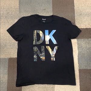 DKNY men’s Medium T shirt